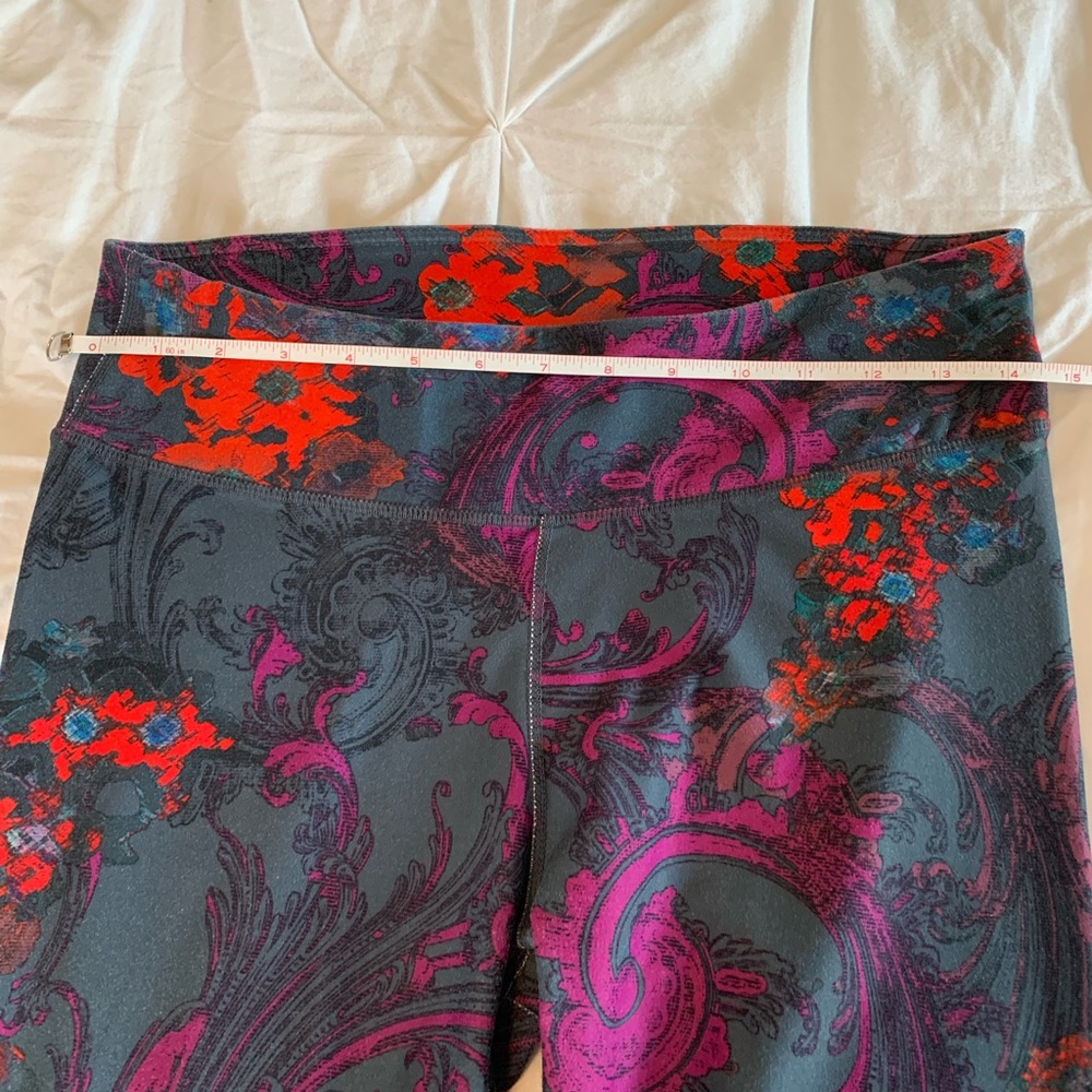 Fabletics Athletic Capris - Picture 10 of 13